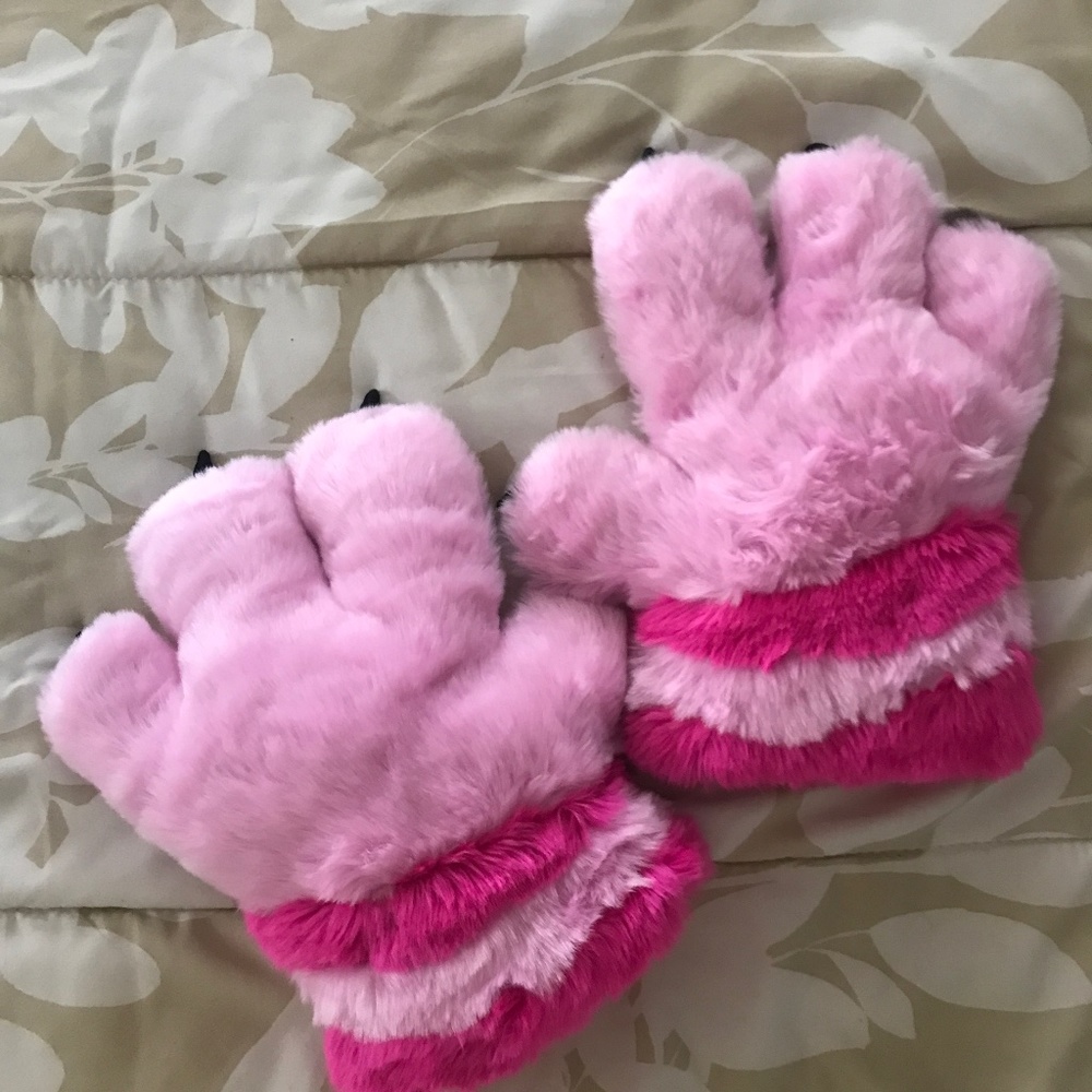 Cheshire Cat hands